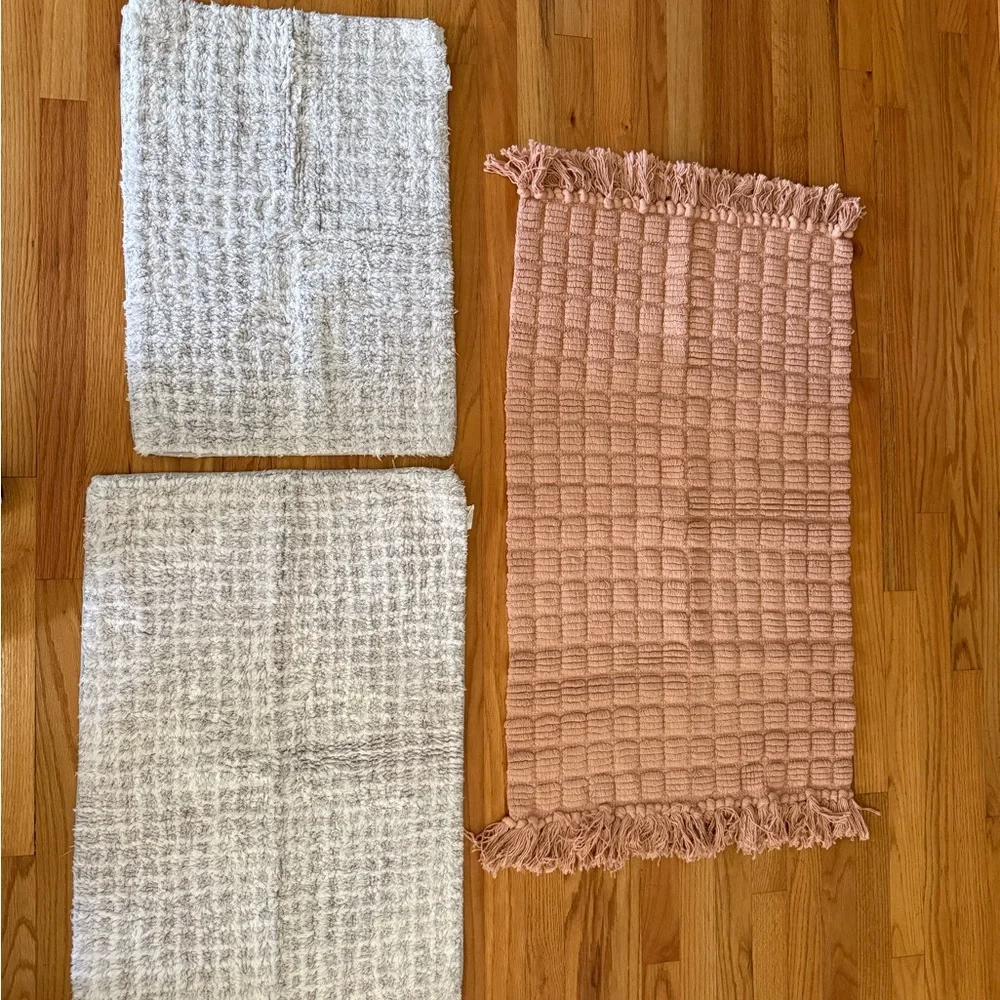 Textured Pink and Gray Rugs Set